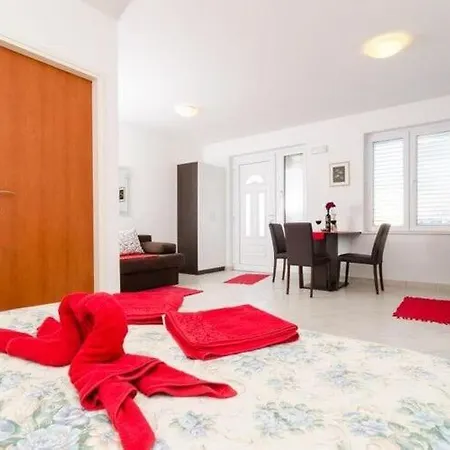 公寓 Ira - Comfort Studio With Terrace 3 Adults